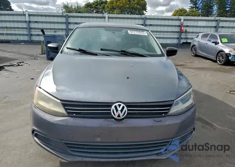 2014 Volkswagen Jetta Base z USA, uszkodzony, nr VIN 3VW1K7AJXEM366595